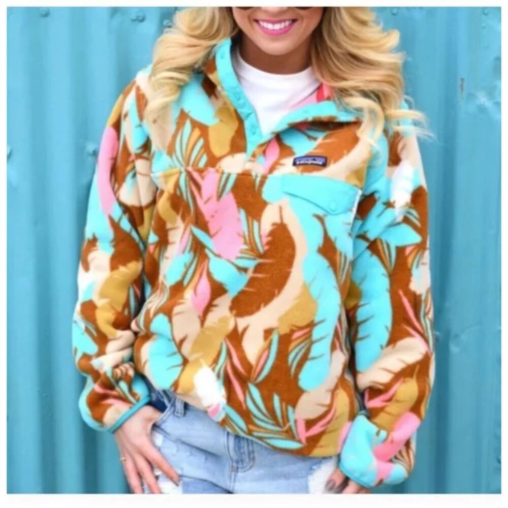 Patagonia Women's Lightweight Synchilla Snap-T Pullover, Feather Dance, Size M